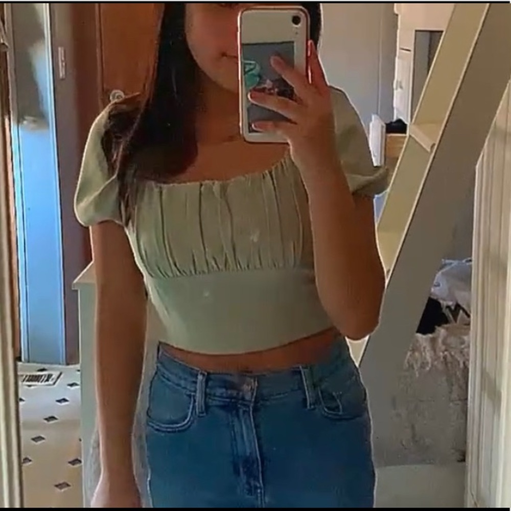 ~Light Green Cropped Blouse/ Top~